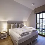 Reetland Am - Luxus Reetdachvilla Mit 3 Schlafzimmern, Sauna Und Kamin F11 * Dranske