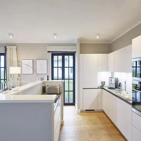 Reetland Am - Luxus Reetdachvilla Mit 3 Schlafzimmern, Sauna Und Kamin F11 * Dranske