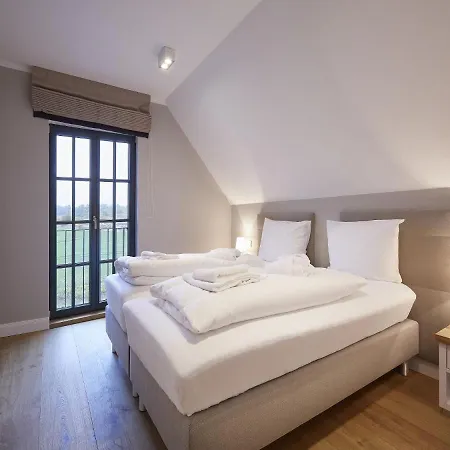 Prázdninový dům Reetland Am - Luxus Reetdachvilla Mit 3 Schlafzimmern, Sauna Und Kamin F11