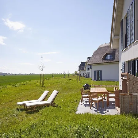 Holiday home Reetland Am - Luxus Reetdachvilla Mit 3 Schlafzimmern, Sauna Und Kamin F11 Dranske