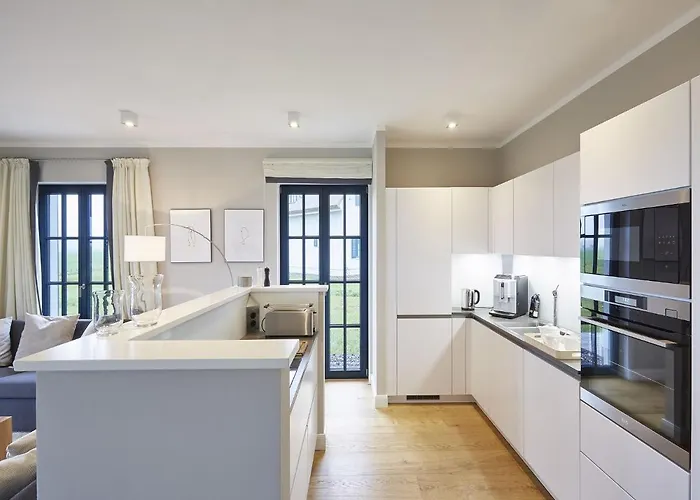 Reetland Am - Luxus Reetdachvilla Mit 3 Schlafzimmern, Sauna Und Kamin F11 * Dranske