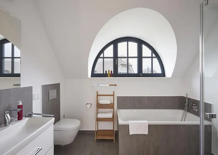 Reetland Am - Luxus Reetdachvilla Mit 3 Schlafzimmern, Sauna Und Kamin F11